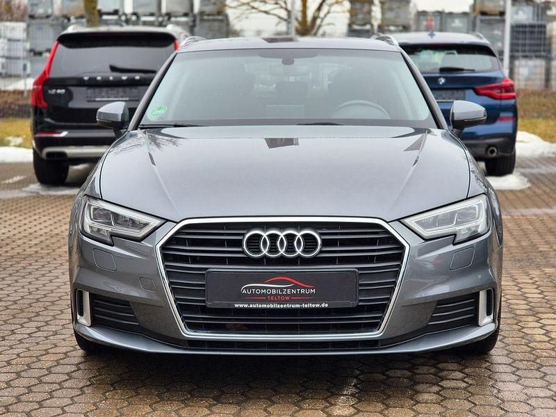 Gebraucht Audi A3 Sport 150 PS (110 kW) 2019 Grau Limousine