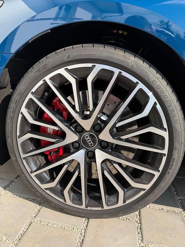 Gebraucht Audi S3 333 PS (244 kW) 2024 Blau Limousine