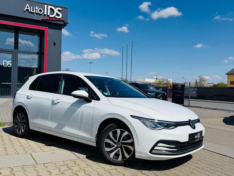 Używany VW Golf VII Active 150 KM (110 kW) 2021 Biały Hatchback