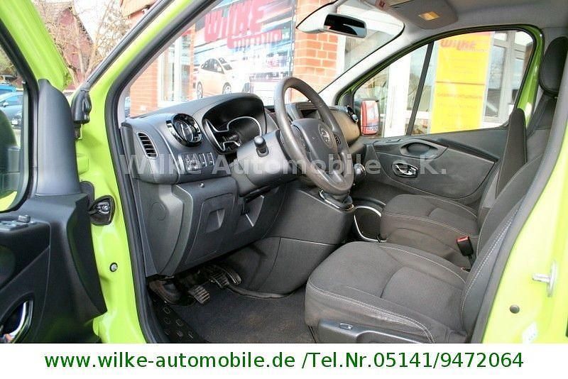 Second-hand Opel Vivaro 125 CP (91 kW) 2017 Verde Monovolum