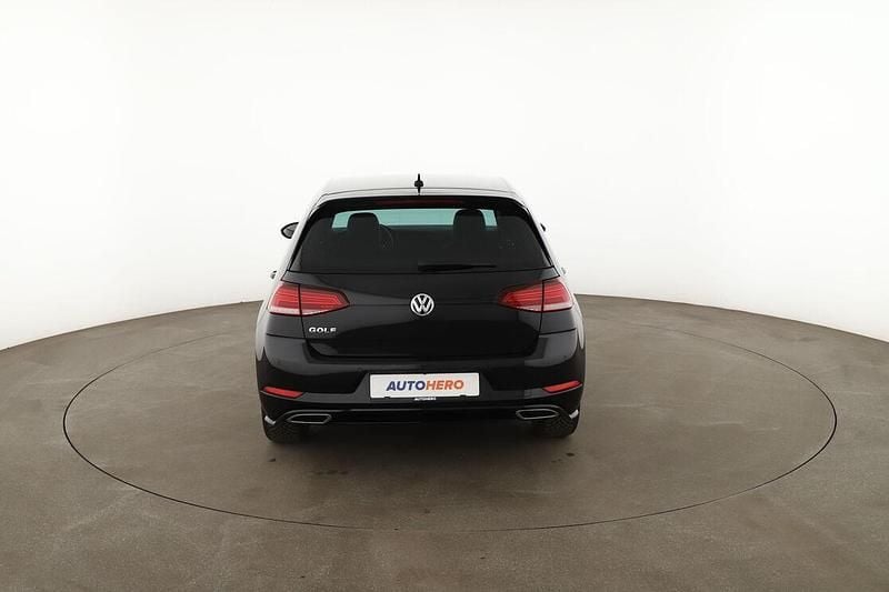 Gebraucht VW Golf VII Highline 150 PS (110 kW) 2018 Schwarz Limousine