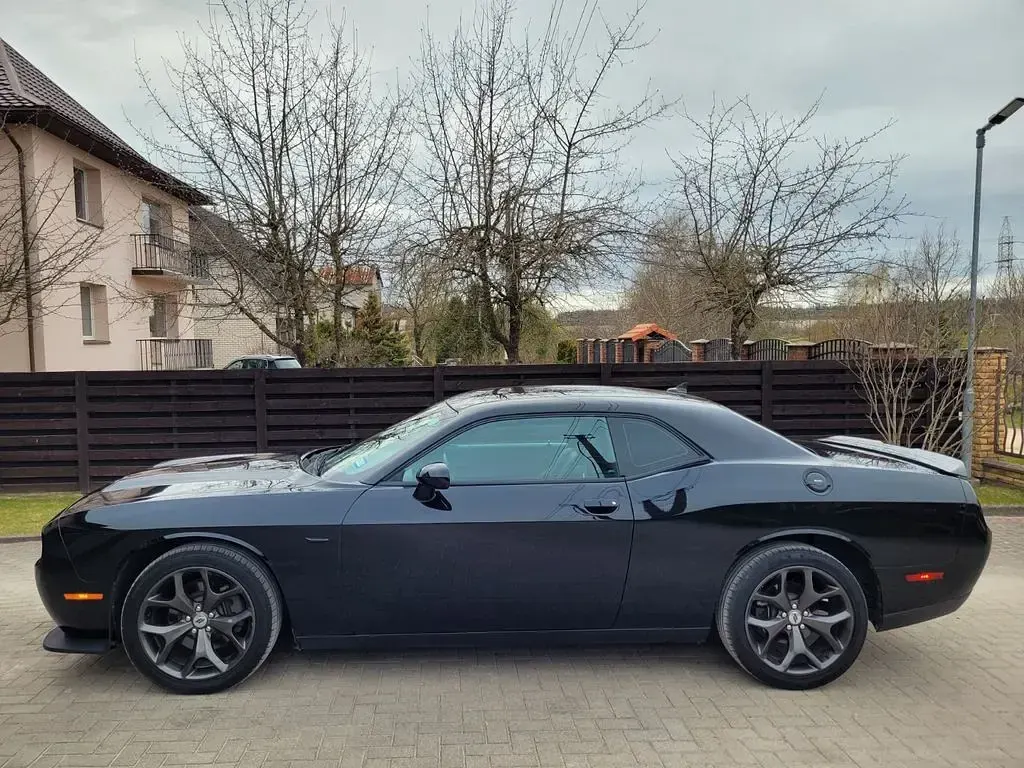 Usado Dodge Challenger 305 HP (224 kW) 2019 Preto Coupé