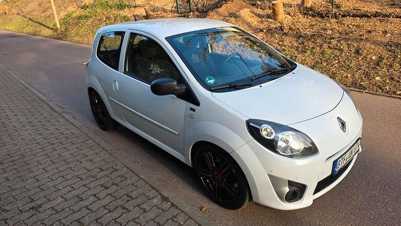 Gebraucht Renault Clio II 75 PS (55 kW) 2011 Weiß Limousine