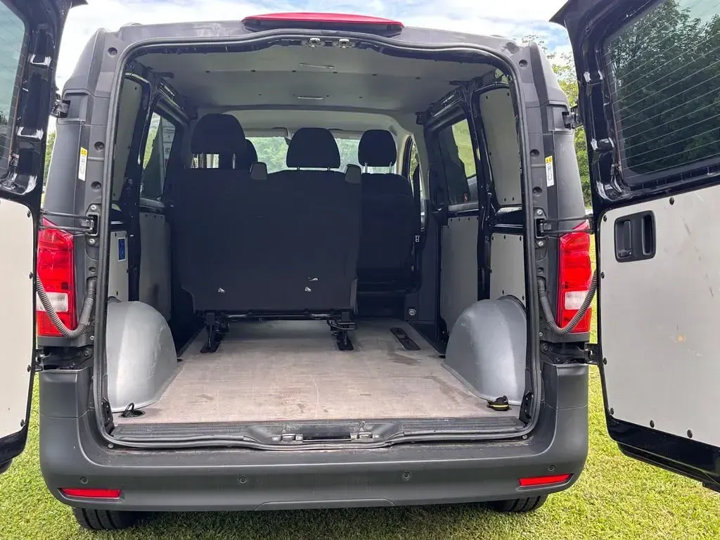 Gebraucht Mercedes Vito 163 PS (119 kW) 2022 Schwarz Van