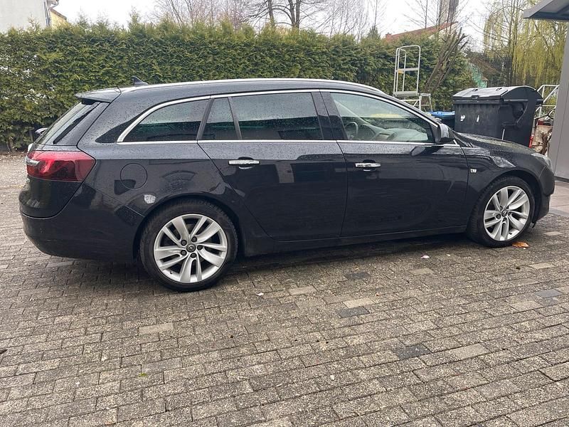 Gebraucht Opel Insignia 180 PS (132 kW) 2015 Schwarz Kombi