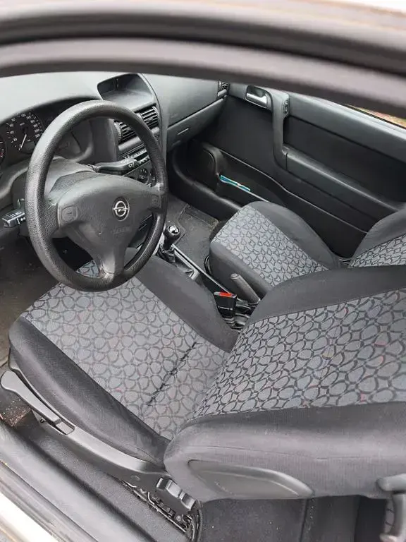 Gebraucht Opel Astra Sport 75 PS (55 kW) 1999 Silber Limousine