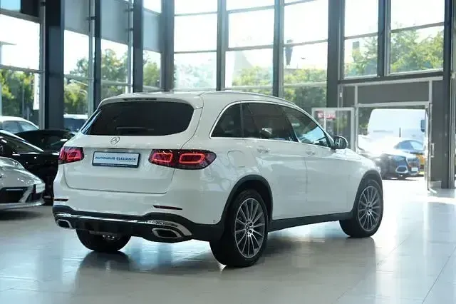 Gebraucht Mercedes GLC400d AMG line 330 PS (242 kW) 2022 Polarweiss  unilack SUV