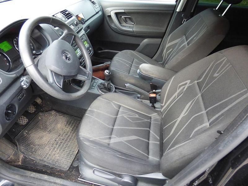 Gebraucht Skoda Fabia Fresh 105 PS (77 kW) 2014 Schwarzmagic perleffekt Kombi