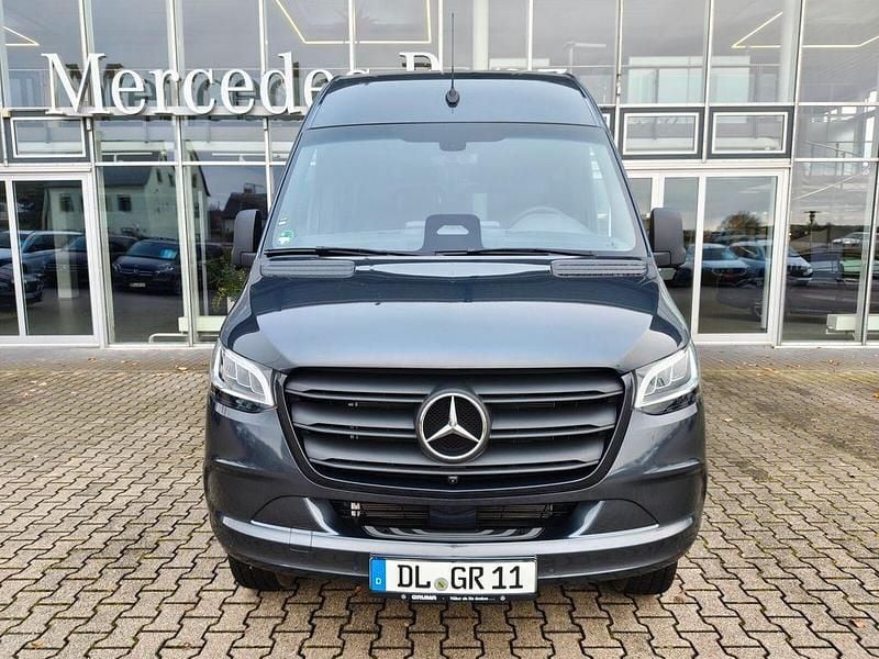 Gebraucht Mercedes Sprinter 190 PS (139 kW) 2025 Grau Van
