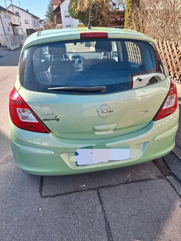 Gebraucht Opel Corsa Edition 80 PS (58 kW) 2009 Grün Kleinwagen