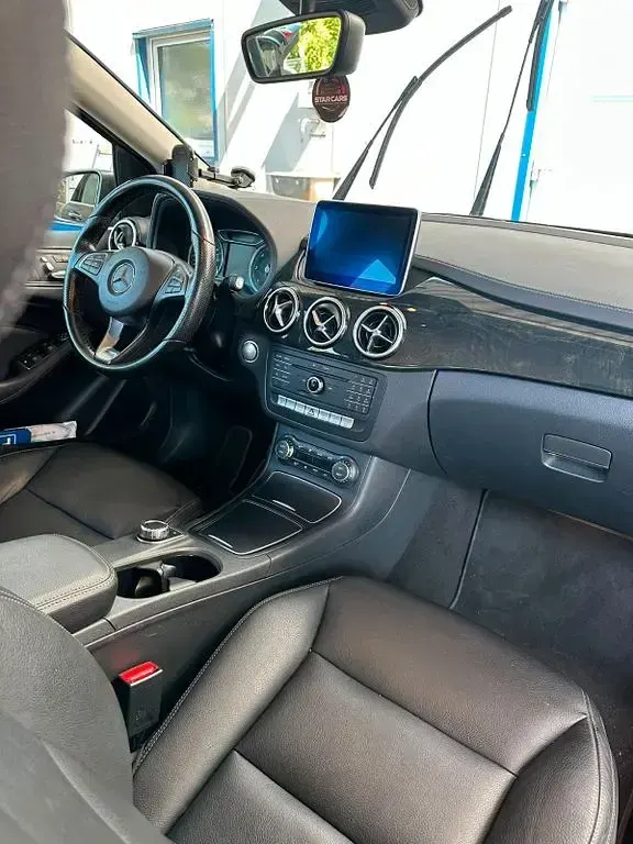 Gebraucht Mercedes B220 Urban 177 PS (130 kW) 2015 Grau Kleinwagen