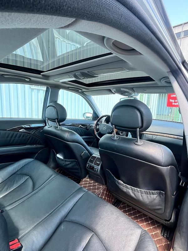 Second-hand Mercedes E320 224 CP (164 kW) 2002 Argintiu Berlinǎ