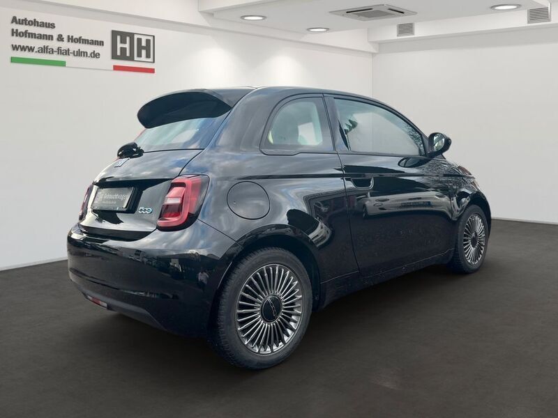 Gebraucht Fiat 500e Action 69 kW (95 PS) 2021 Schwarz Limousine