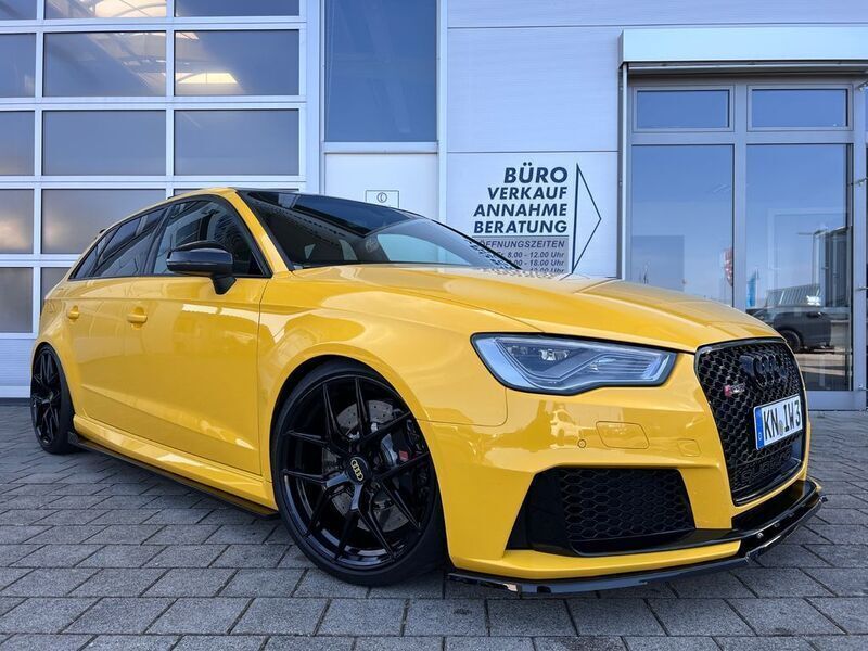 Gelb Gebraucht 2016 Audi RS3 Sport Kleinwagen | 42.790 € (Etwas zu teuer) - Bild 1/4