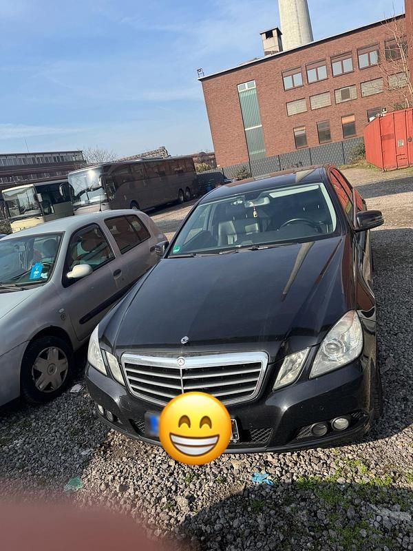 Gebraucht Mercedes E350 265 PS (194 kW) 2010 Schwarz Limousine
