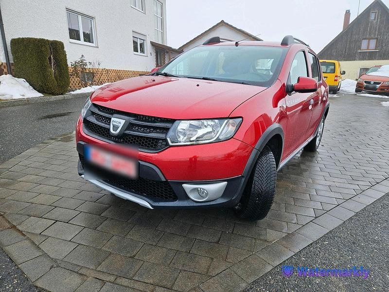 Gebraucht Dacia Sandero Stepway 90 PS (66 kW) 2015 Rot Limousine