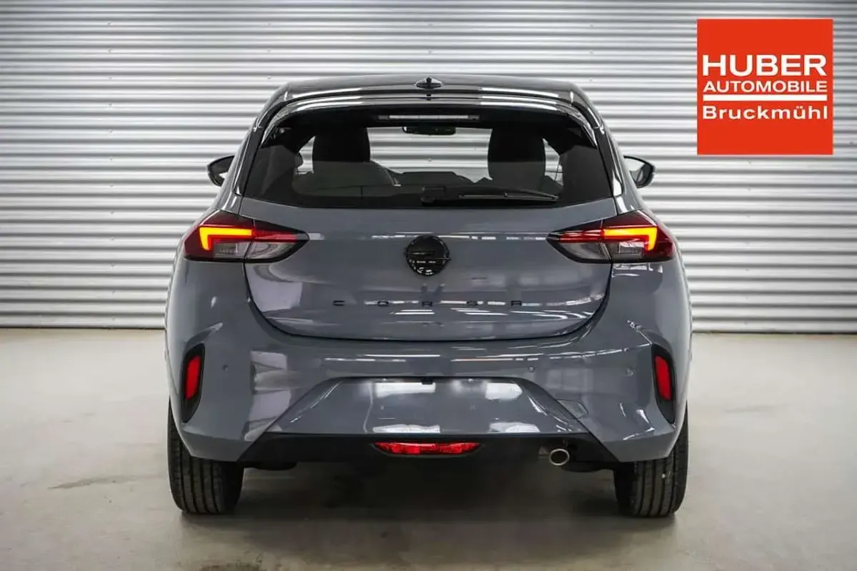 Używany Opel Corsa 101 KM (74 kW) 2025 Szary Hatchback