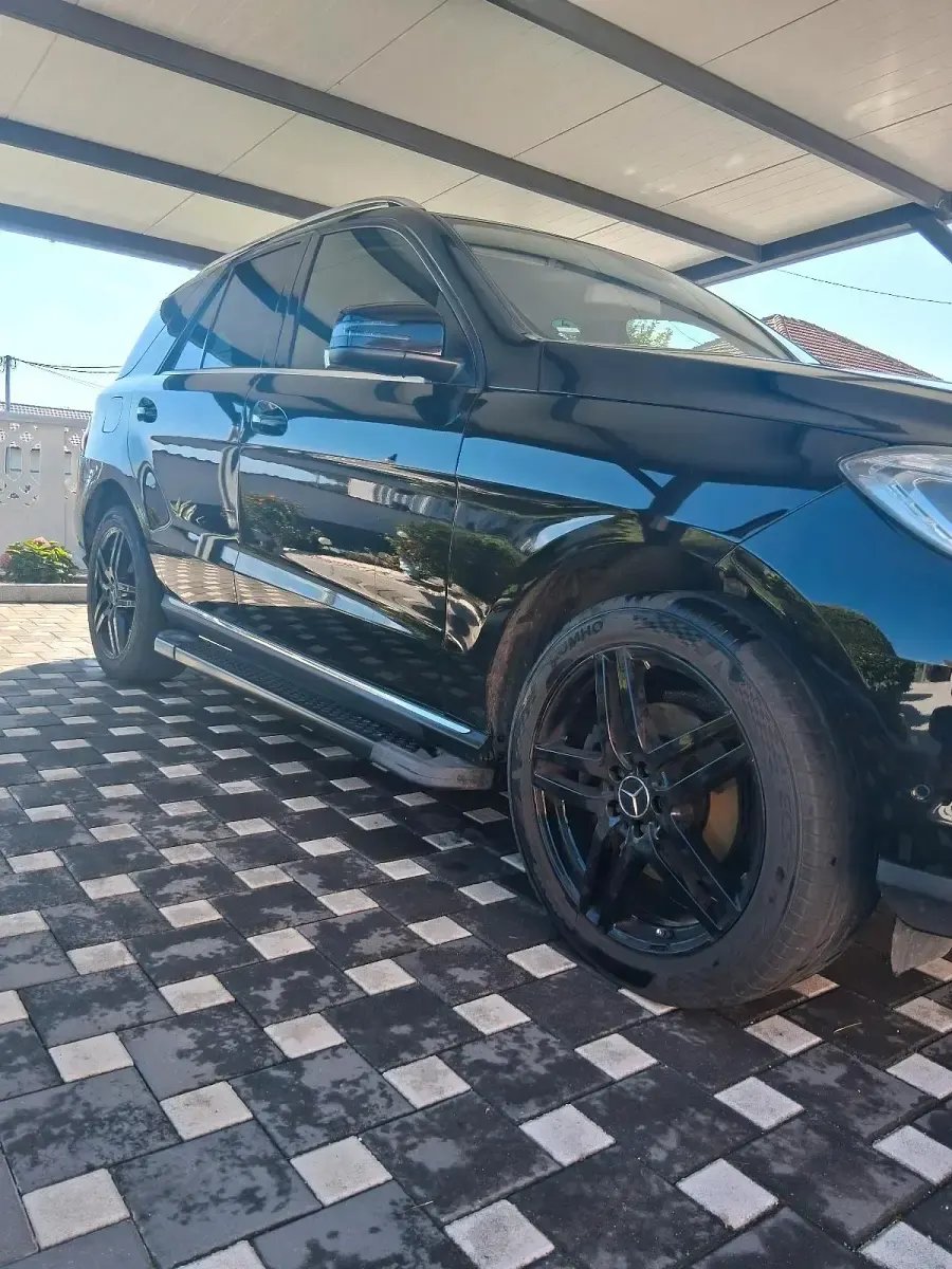Gebraucht Mercedes ML350 258 PS (189 kW) 2015 Schwarz SUV