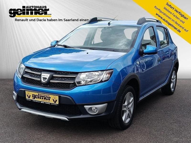 Blau Gebraucht 2015 Dacia Sandero Prestige Kleinwagen | 9.900 € (Fairer Preis) - Bild 1/4