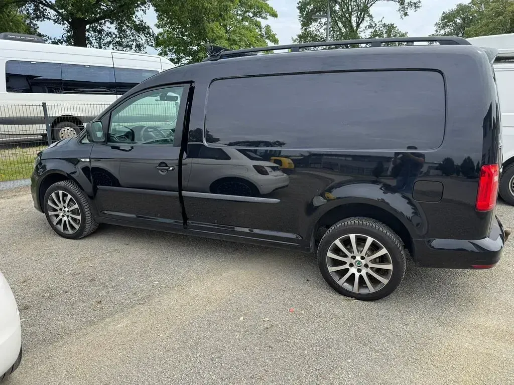 Gebraucht VW Caddy Maxi 140 PS (102 kW) 2016 Deep black perleffekt Van / Kleinbus