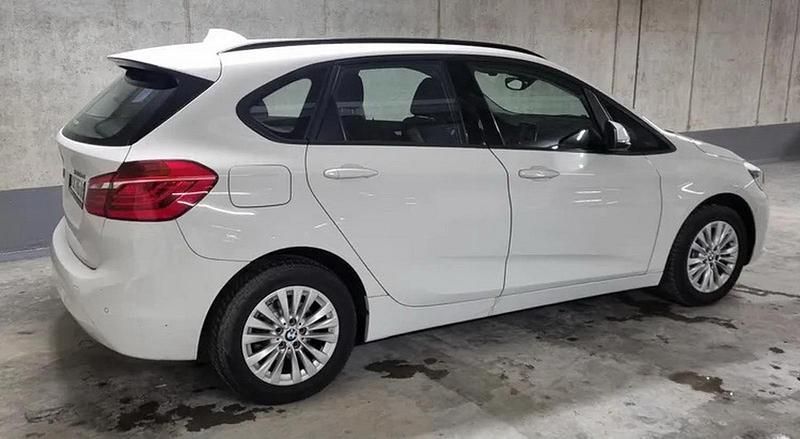 Gebraucht BMW 216 116 PS (85 kW) 2016 Weiß Van / Kleinbus