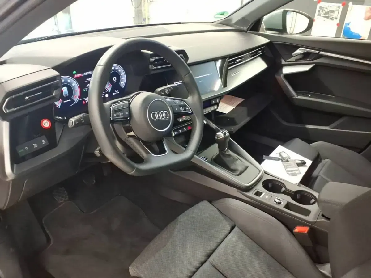 Gebraucht Audi A3 Advanced Plus 116 PS (85 kW) 2025 Pfeilgrau perleffekt Limousine