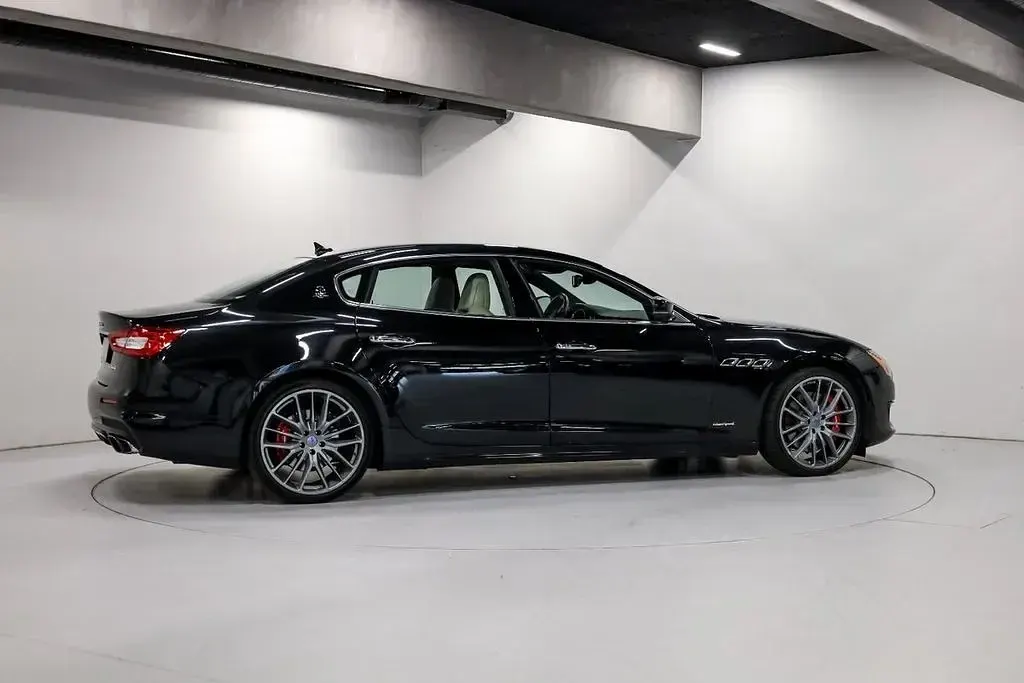 Gebraucht Maserati Quattroporte GranLusso 530 PS (389 kW) 2017 Schwarz Limousine