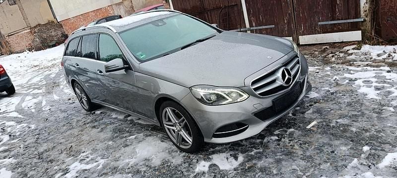 Gebraucht Mercedes E250 Avantgarde 204 PS (150 kW) 2014 Grau Kombi