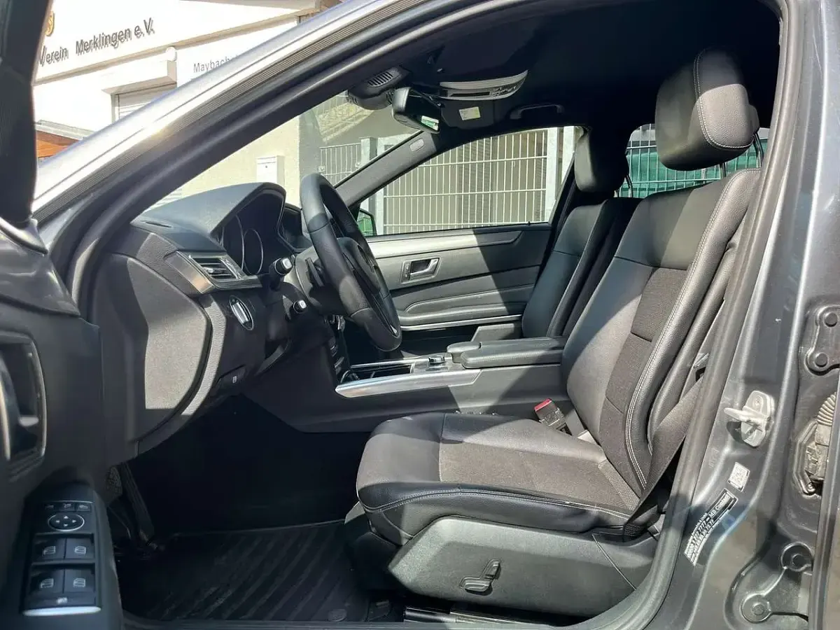 Usata Mercedes E250 Avantgarde 211 CV (155 kW) 2015 Grigio Berlina