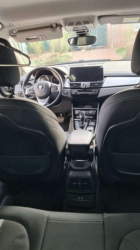 Gebraucht BMW 218 Advantage 150 PS (110 kW) 2020 Grau Van / Kleinbus