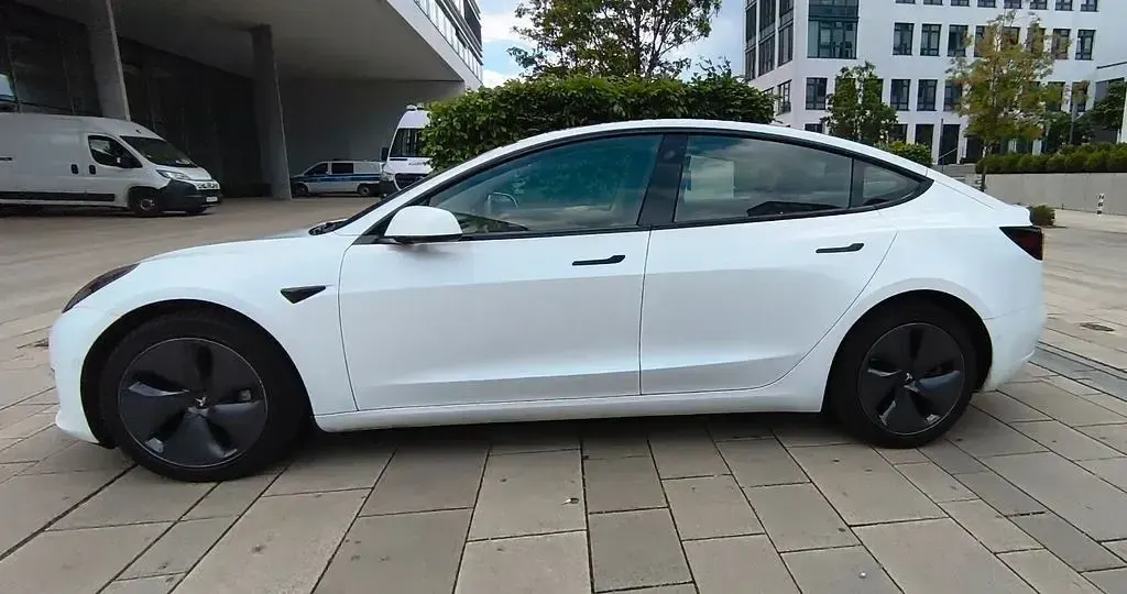 Gebraucht Tesla Model 3 366 kW (498 PS) 2021 Weiß Limousine