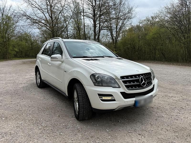Gebraucht Mercedes ML300 204 PS (150 kW) 2011 Weiß SUV