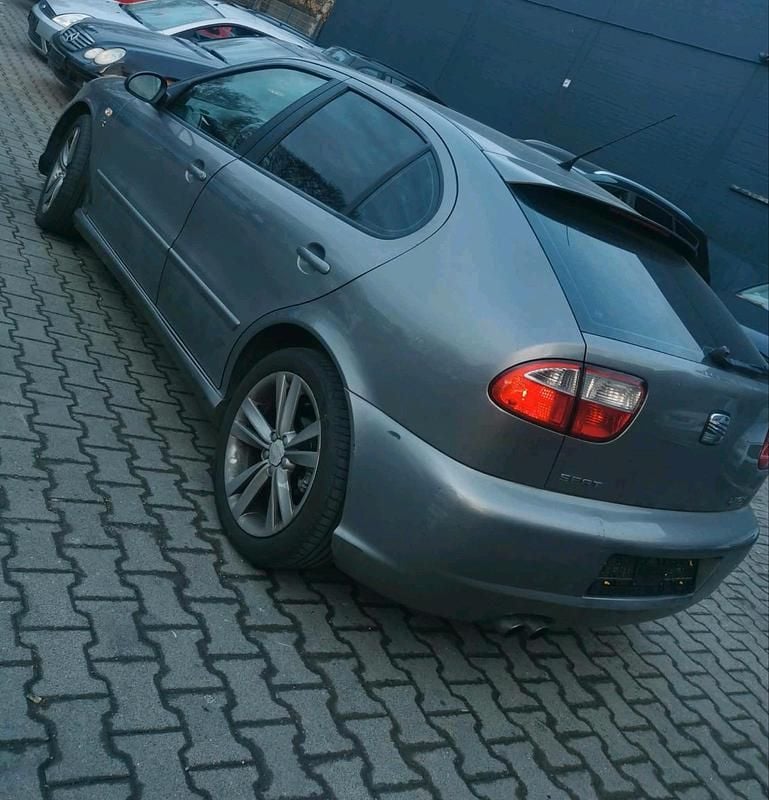 Gold Gebraucht 2006 Seat Leon FR Limousine | 3.000 € - Bild 1/1