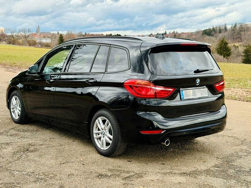 Gebraucht BMW 218 Gran Tourer Sport Line 150 PS (110 kW) 2017 Schwarz Van / Kleinbus