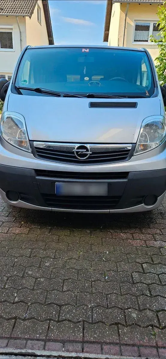 Używany Opel Vivaro 114 KM (83 kW) 2007 Szary Minivan