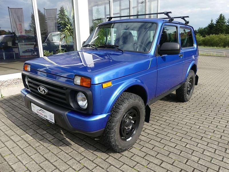 Blauer planet Gebraucht 2019 Lada Urban SUV | 13.900 € (Fairer Preis) - Bild 1/4