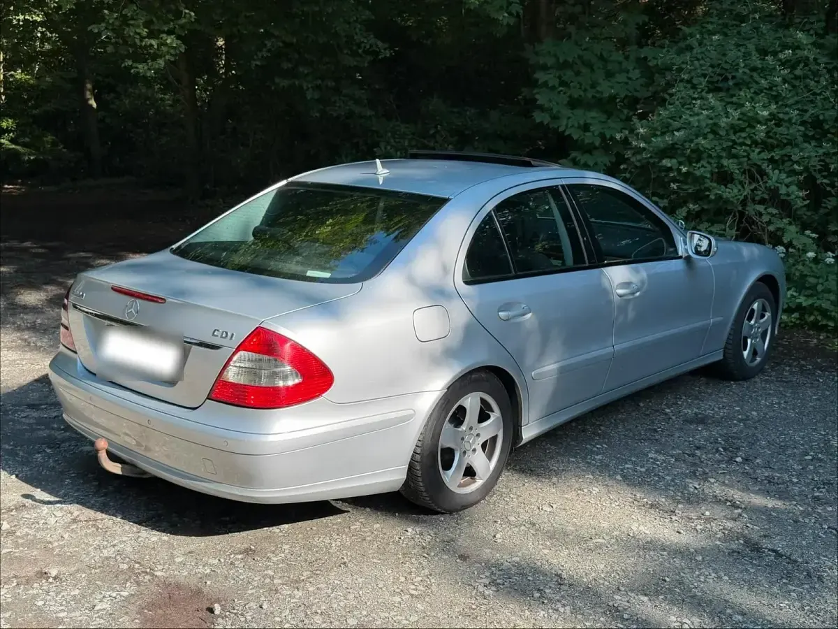 Gebraucht Mercedes E220 Elegance 170 PS (125 kW) 2007 Silber Limousine
