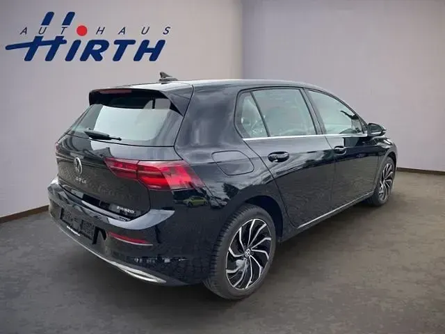 Gebraucht VW Golf VIII Style 204 PS (150 kW) 2022 Schwarz metallic Limousine