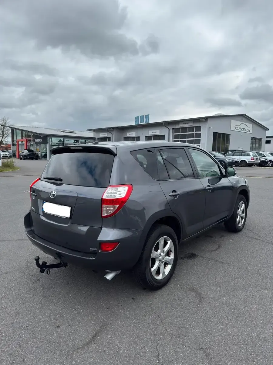 Gebraucht Toyota RAV4 150 PS (110 kW) 2011 Grau SUV