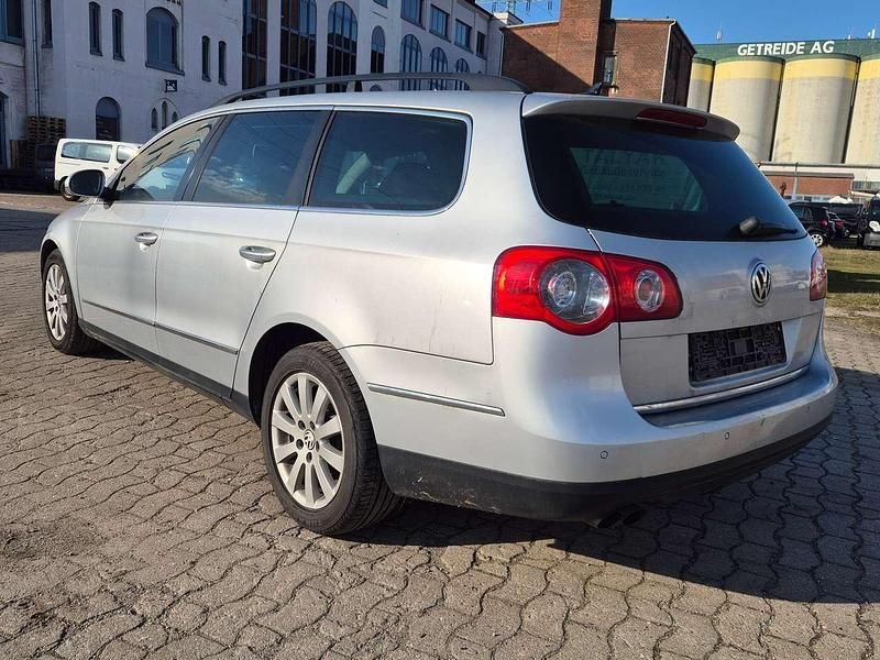 Gebraucht VW Passat Comfortline 140 PS (102 kW) 2009 Reflex silver metallic Kombi