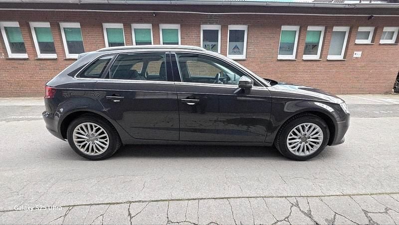 Gebraucht Audi A3 125 PS (91 kW) 2014 Andere farben Limousine