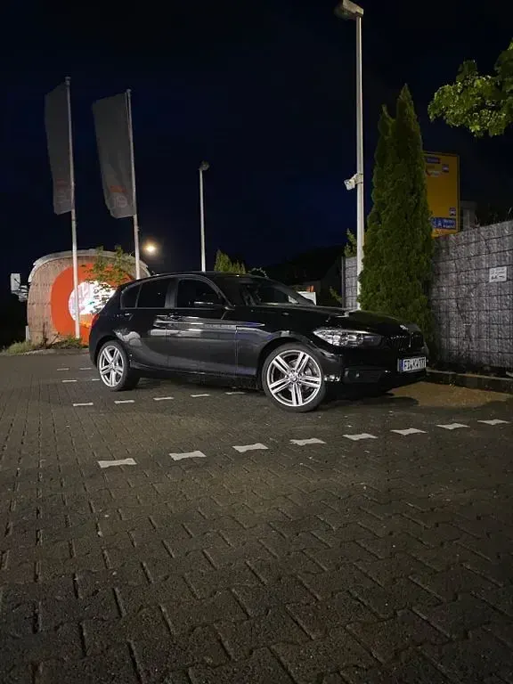 Gebraucht BMW 118 Efficient Dynamics 136 PS (100 kW) 2018 Schwarz Kleinwagen