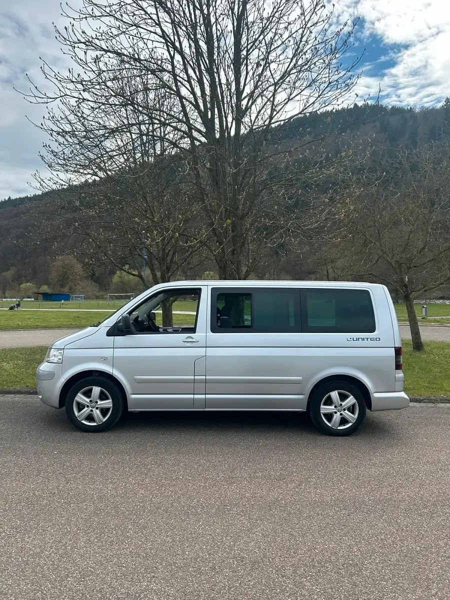 Gebraucht VW Multivan United 131 PS (96 kW) 2009 Silber Van / Kleinbus