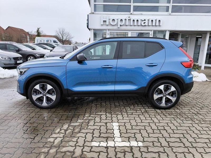 Gebraucht Volvo XC40 Plus 163 PS (119 kW) 2022 Fjord blue / metallic SUV