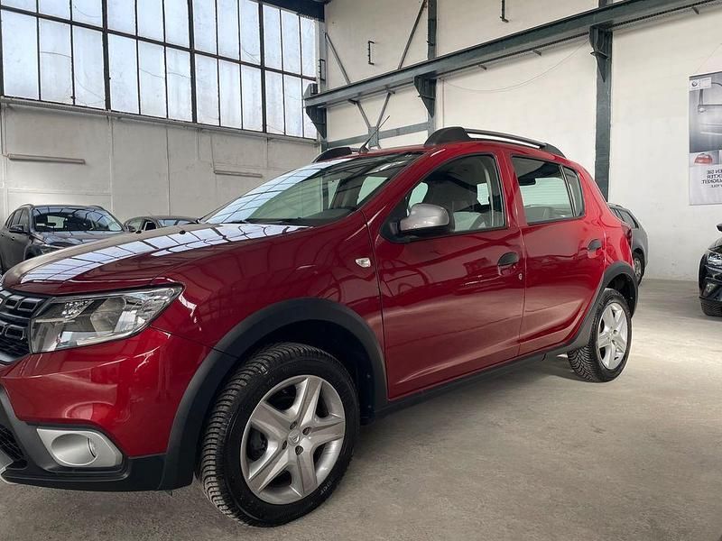 Gebraucht Dacia Sandero Prestige 90 PS (66 kW) 2019 Rot Limousine