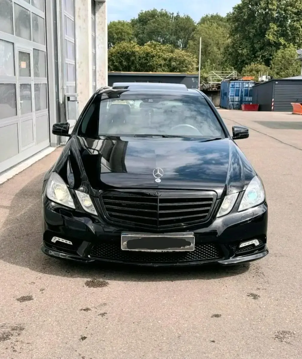 Gebraucht Mercedes E300 AMG 204 PS (150 kW) 2010 Schwarz Limousine