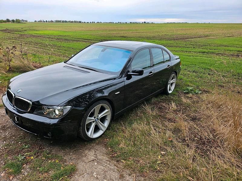Gebraucht BMW 750 Shadowline 367 PS (269 kW) 2006 Schwarz Limousine
