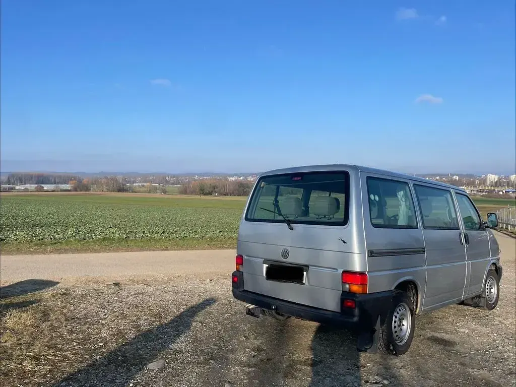 Second-hand VW Caravelle 102 CP (75 kW) 2001 Argintiu Van