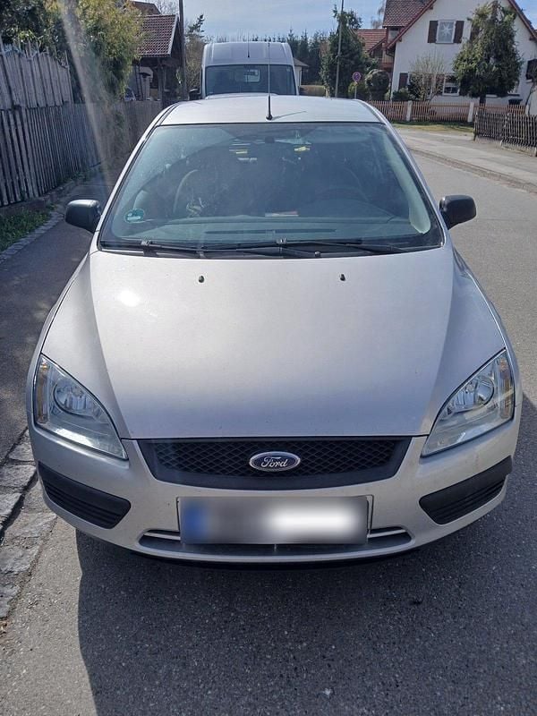 Gebraucht Ford Focus 115 PS (84 kW) 2006 Silber Kleinwagen