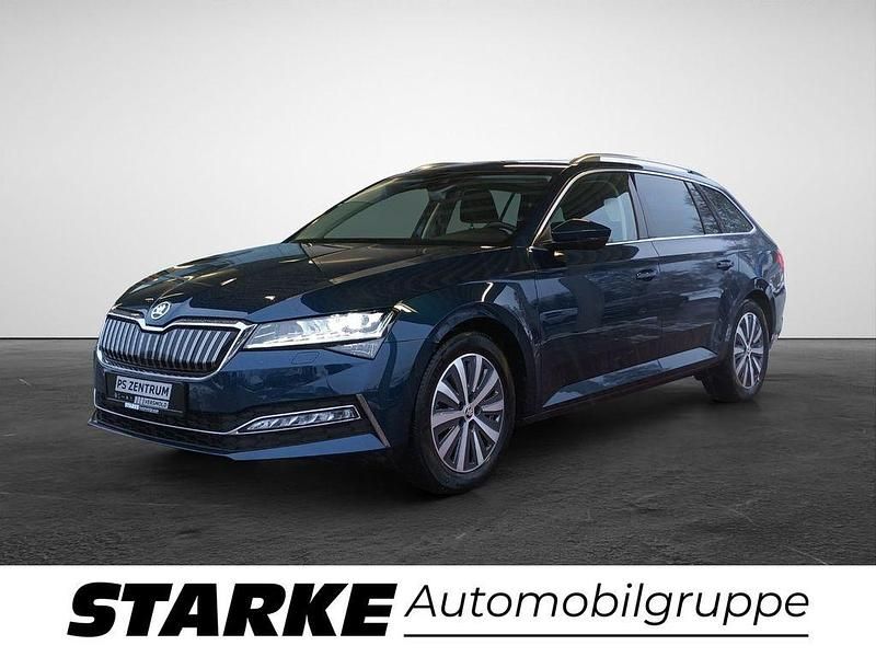 Gebraucht Skoda Superb Style 218 PS (160 kW) 2022 Blau (lavablau metallic) Kombi